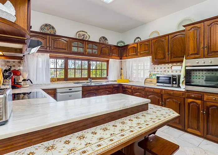 El-gharb Private 4 Bedrooms Villa *