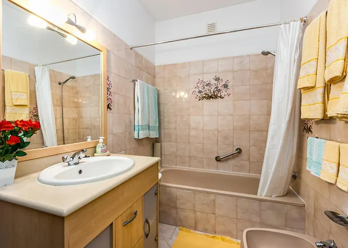 El-gharb Private 4 Bedrooms Villa *