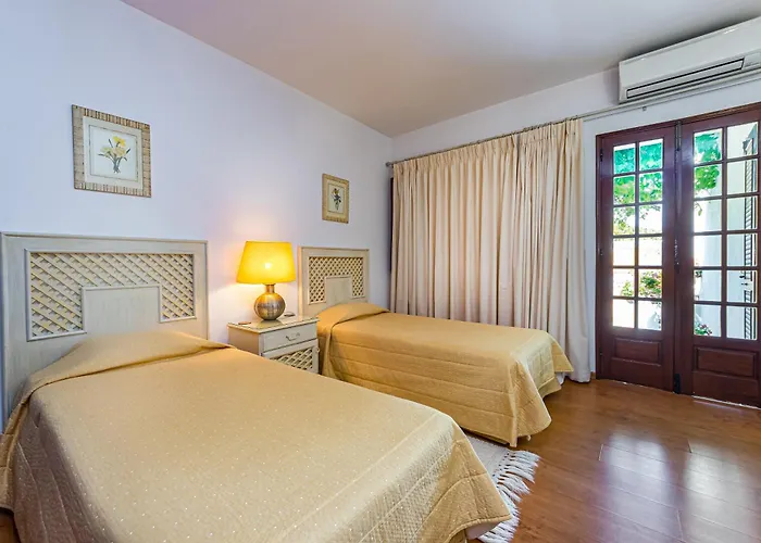 Villa El-gharb Private 4 Bedrooms *