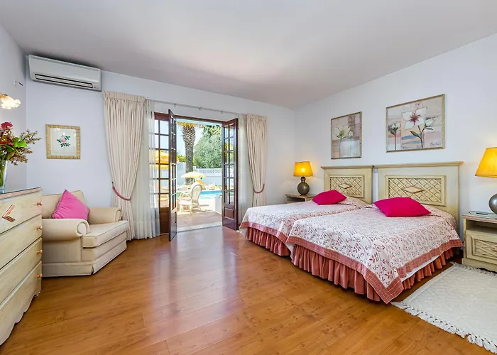 Villa El-gharb Private 4 Bedrooms Albufeira